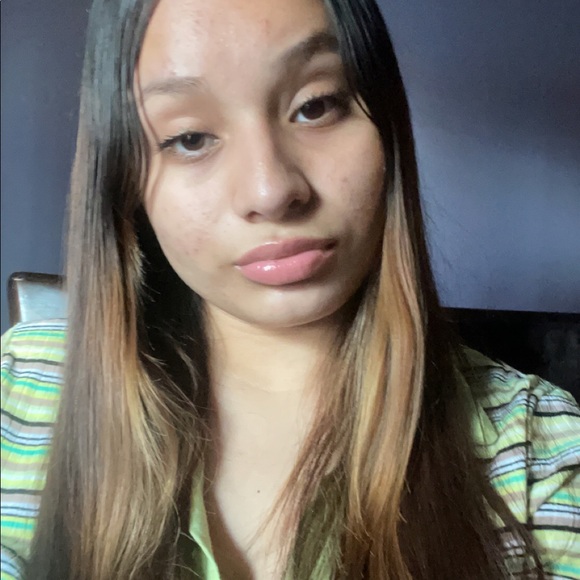 Meet your Posher, Angie - Picture 1 of 1